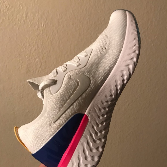 Nike white color size 8 US women - Picture 2 of 6